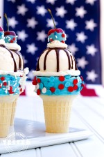 4th July Ice Cream Cones- Quick and easy treat for the 4th of July. Take ordinary ice cream cones and turn them into 4th of July spectacular ice cream cones! #4th of July #Ice Cream Cones #Ice Cream