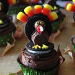 Oreo-Turkey-Cupcakes-are-perfect-for-bake-sales-and-class-parties