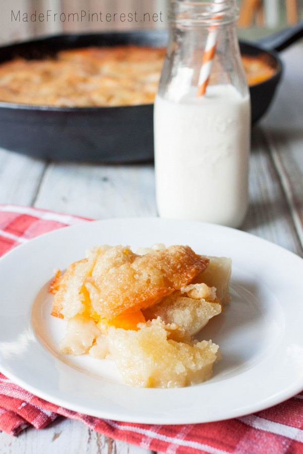 Two Two Easy Peach Cobbler - This recipe is easy and oh so good! The crispy edges are the best!
